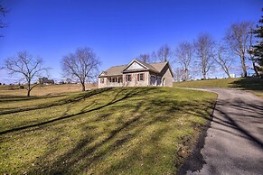 Pet-friendly Abingdon Abode w/ Yard & Grill!