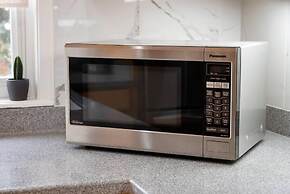 Stunning 2 Bedroom 1 Bath Home near BART