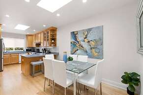 Stunning 2 Bedroom 1 Bath Home near BART