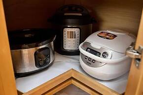 Stunning 2 Bedroom 1 Bath Home near BART