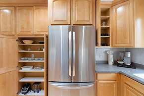 Stunning 2 Bedroom 1 Bath Home near BART