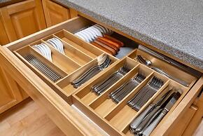 Stunning 2 Bedroom 1 Bath Home near BART