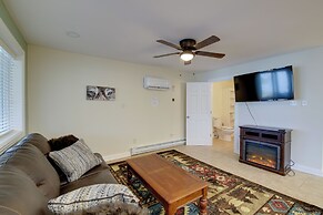 Dandridge Vacation Rental w/ Fishing Pier & Grill!