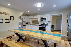 Dandridge Vacation Rental w/ Fishing Pier & Grill!