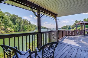 Dandridge Vacation Rental w/ Fishing Pier & Grill!