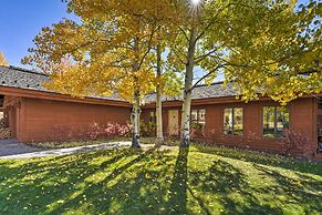 Unique Mountain Escape w/ 2 Decks < 2 Mi to Skiing