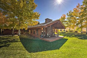 Unique Mountain Escape w/ 2 Decks < 2 Mi to Skiing