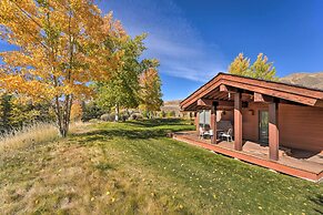 Unique Mountain Escape w/ 2 Decks < 2 Mi to Skiing