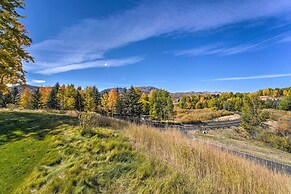 Unique Mountain Escape w/ 2 Decks < 2 Mi to Skiing