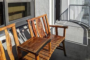 < 4 Mi to Sugar Mountain Resort: Condo w/ Balcony