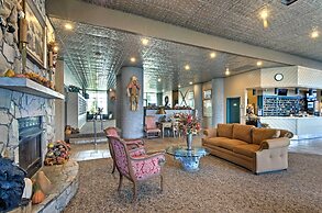 < 4 Mi to Sugar Mountain Resort: Condo w/ Balcony