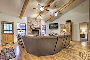 Pinetop Escape: Charming Mountain Condo w/ Balcony