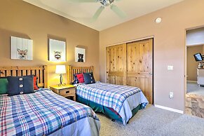 Pinetop Escape: Charming Mountain Condo w/ Balcony