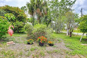 North Port Garden Home: Florida Room, Lanai!