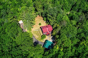 Log Cabin in Wilmington w/ New Hot Tub By Skiing!