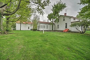 Romantic Country Apt by Lake Erie & Wineries!