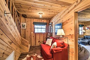 Pinetop Cabin w/ Golf Course Patio on 8th Green!