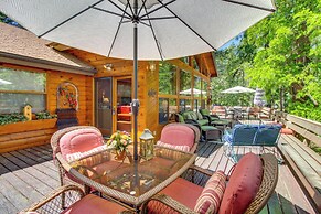 Pinetop Cabin w/ Golf Course Patio on 8th Green!