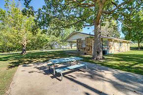 'the Old Parsonage' Pindall House w/ Patio!