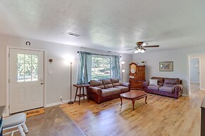 'the Old Parsonage' Pindall House w/ Patio!