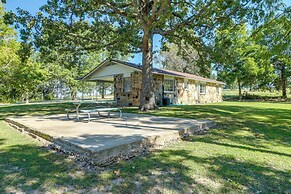 'the Old Parsonage' Pindall House w/ Patio!