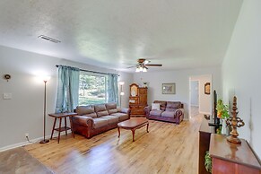'the Old Parsonage' Pindall House w/ Patio!