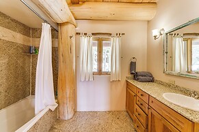 'burning Sky Lodge': Private Hot Tub & Ski-in/out