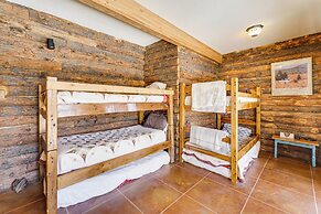 'burning Sky Lodge': Private Hot Tub & Ski-in/out