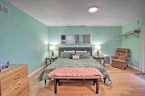 Soothing Studio w/ Lush Views: 2 Mi to Beach!