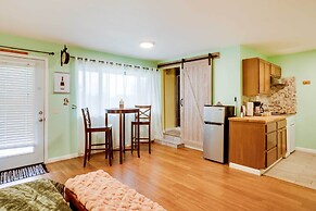 Soothing Studio w/ Lush Views: 2 Mi to Beach!