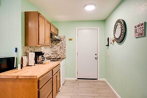 Soothing Studio w/ Lush Views: 2 Mi to Beach!
