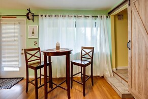 Soothing Studio w/ Lush Views: 2 Mi to Beach!