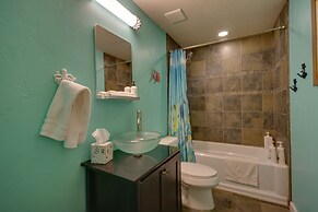 Great Salt Lake House: 5,000 Sq Ft, Mtn Views!