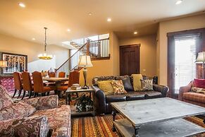 Park City Townhouse w/ Luxurious Amenities!