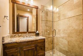 Park City Townhouse w/ Luxurious Amenities!