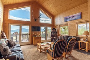 Cozy Henrys Lake Escape - 20 Miles to Yellowstone!