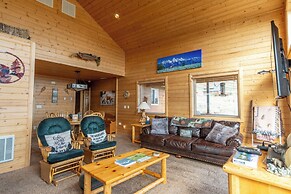 Cozy Henrys Lake Escape - 20 Miles to Yellowstone!