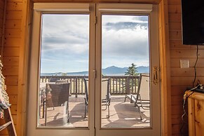 Cozy Henrys Lake Escape - 20 Miles to Yellowstone!