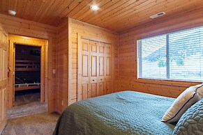 Cozy Henrys Lake Escape - 20 Miles to Yellowstone!