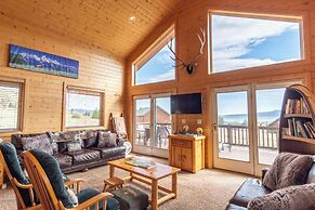 Cozy Henrys Lake Escape - 20 Miles to Yellowstone!