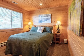 Cozy Henrys Lake Escape - 20 Miles to Yellowstone!