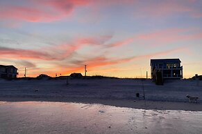 Beachfront Oasis w/ 2 Large Decks, BBQ & Views!