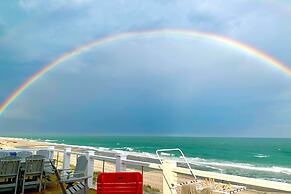 Beachfront Oasis w/ 2 Large Decks, BBQ & Views!