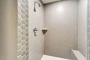 Lakefront Home: Hot Tub & Game Room in Spicewood