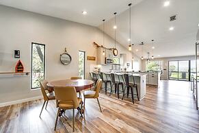 Lakefront Home: Hot Tub & Game Room in Spicewood