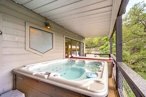 Lakefront Home: Hot Tub & Game Room in Spicewood