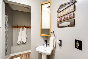 Lakefront Home: Hot Tub & Game Room in Spicewood