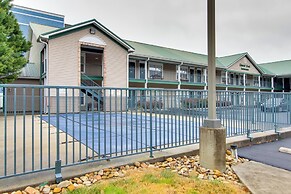 Parkway Condo ~ Walk to Island in Pigeon Forge!