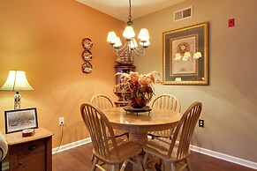 Parkway Condo ~ Walk to Island in Pigeon Forge!