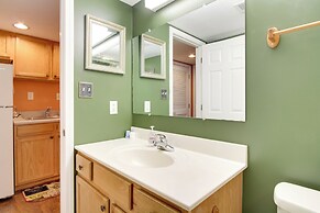 Parkway Condo ~ Walk to Island in Pigeon Forge!